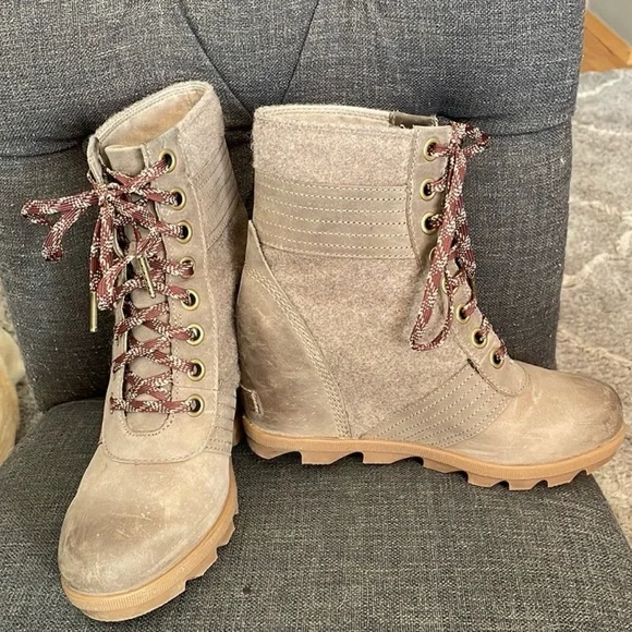 Sorel Women's Tan Lace-Up Boots - Picture 6 of 7